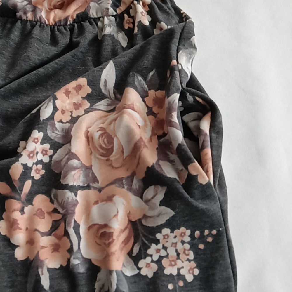 Egy Womens Dress. - Picture 11 of 11
